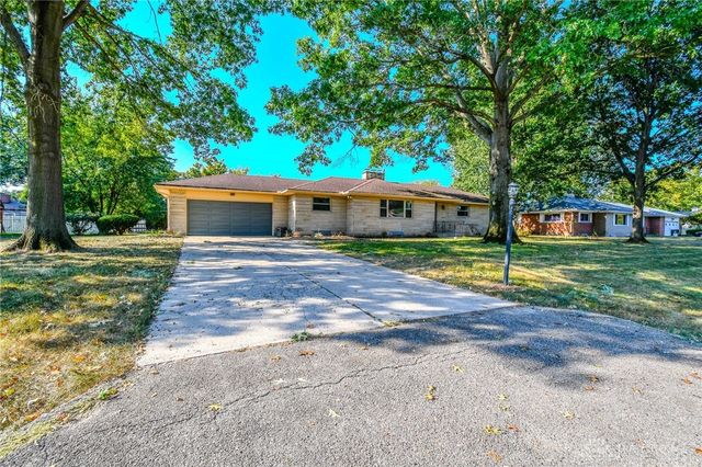 152 Cheltenham Drive, Centerville, OH 45459