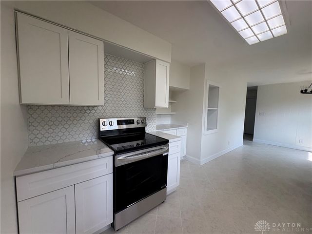 152 Cheltenham Drive, Centerville, OH 45459