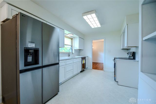 152 Cheltenham Drive, Centerville, OH 45459