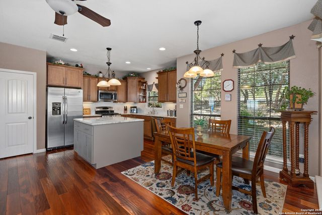 1615 S Goat Ridge, Pipe Creek, TX 78063