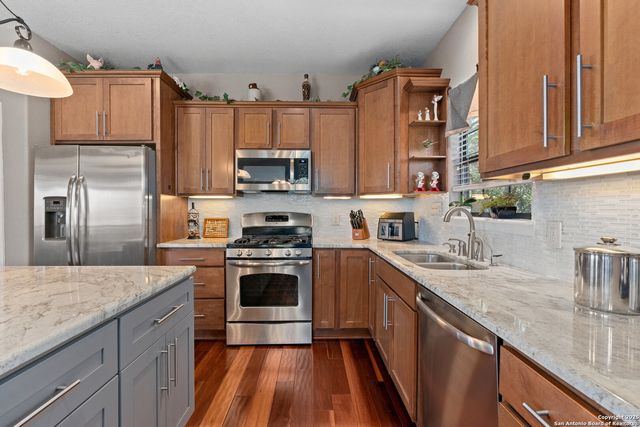 1615 S Goat Ridge, Pipe Creek, TX 78063