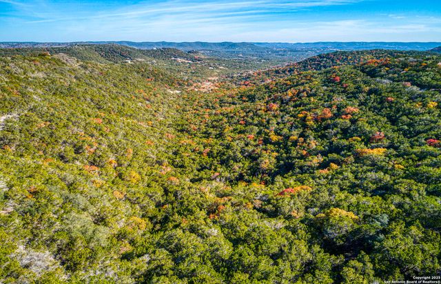 1615 S Goat Ridge, Pipe Creek, TX 78063
