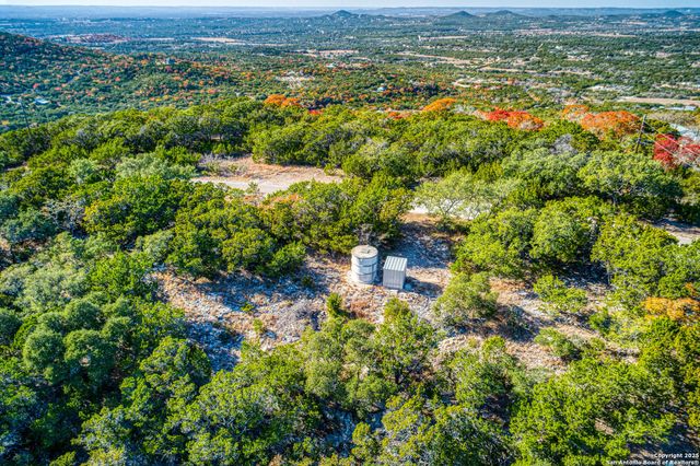 1615 S Goat Ridge, Pipe Creek, TX 78063