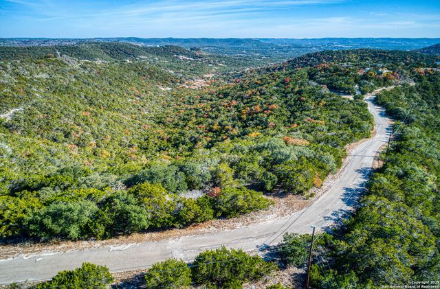 1615 S Goat Ridge, Pipe Creek, TX 78063