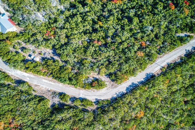 1615 S Goat Ridge, Pipe Creek, TX 78063