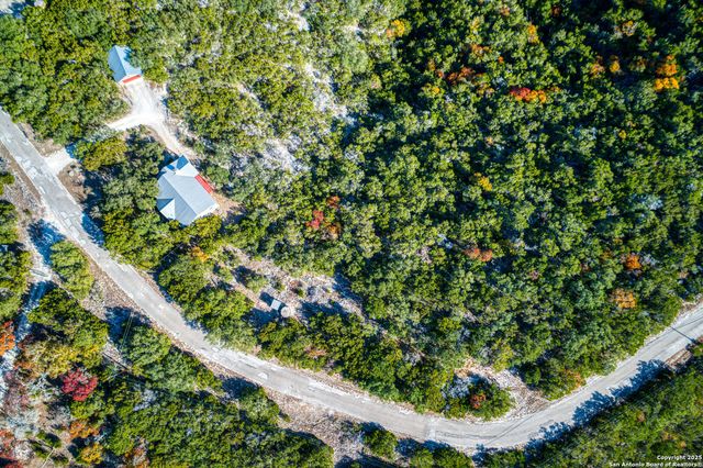 1615 S Goat Ridge, Pipe Creek, TX 78063