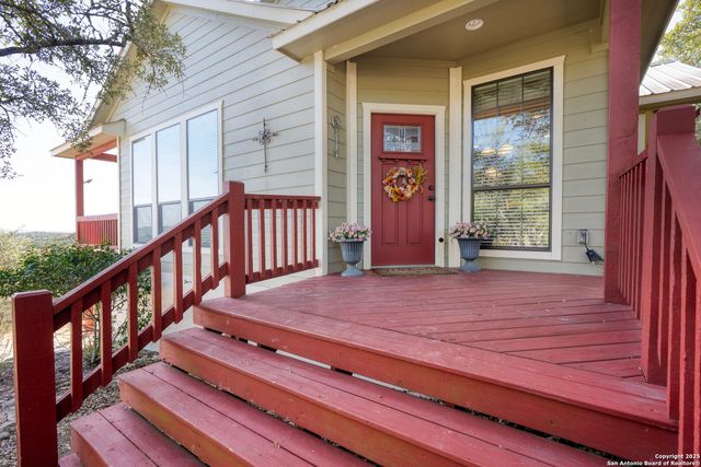 1615 S Goat Ridge, Pipe Creek, TX 78063