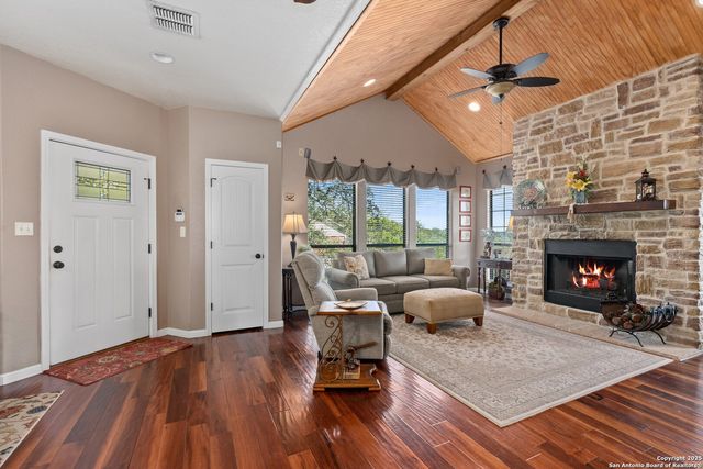 1615 S Goat Ridge, Pipe Creek, TX 78063