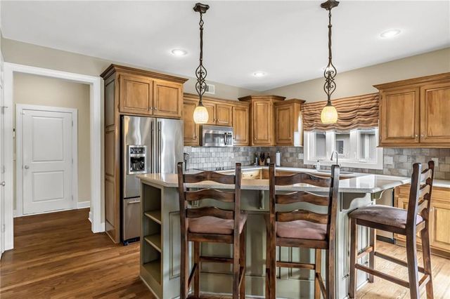 24185 W 112th Place, Olathe, KS 66061