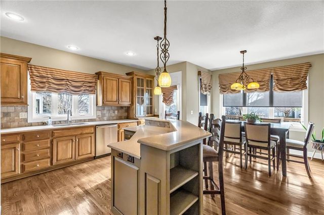 24185 W 112th Place, Olathe, KS 66061