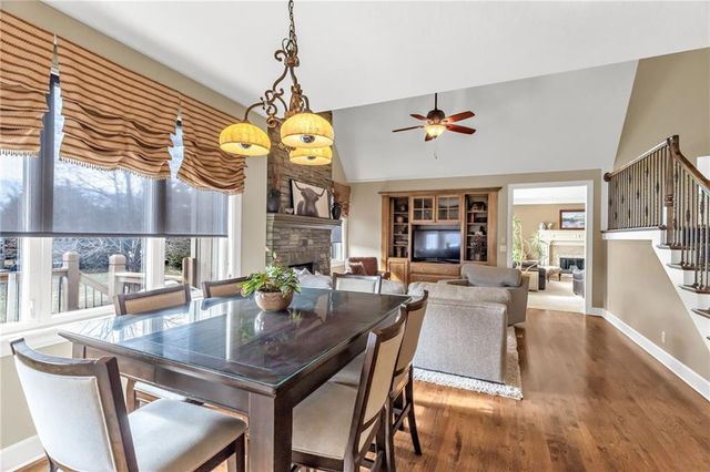 24185 W 112th Place, Olathe, KS 66061