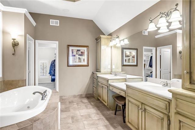 24185 W 112th Place, Olathe, KS 66061