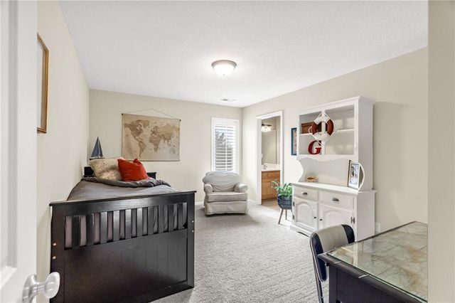 24185 W 112th Place, Olathe, KS 66061