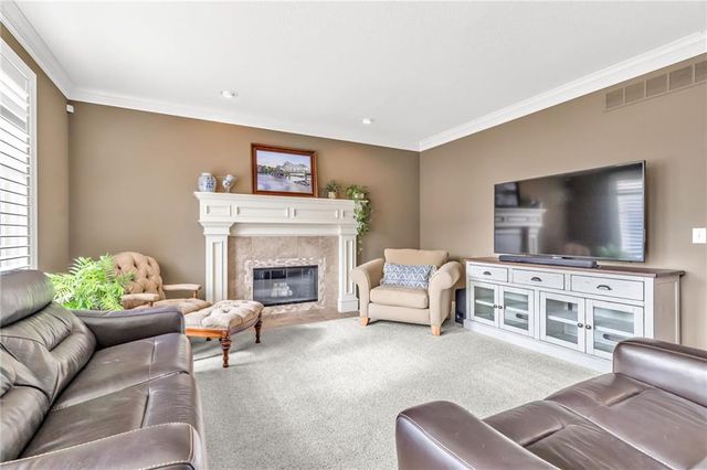 24185 W 112th Place, Olathe, KS 66061