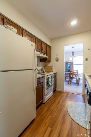 9 Newberry Lane 9, Glastonbury, CT 06033