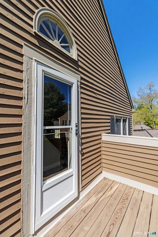 9 Newberry Lane 9, Glastonbury, CT 06033