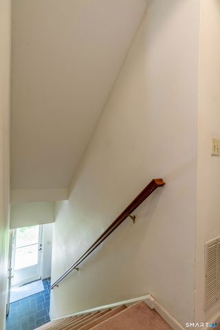9 Newberry Lane 9, Glastonbury, CT 06033