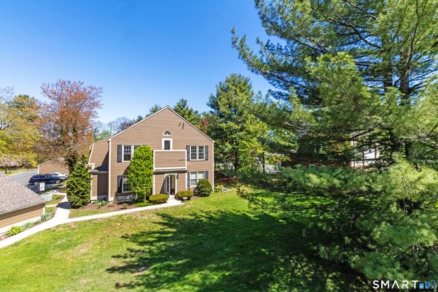 9 Newberry Lane 9, Glastonbury, CT 06033