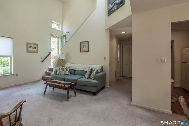 9 Newberry Lane 9, Glastonbury, CT 06033