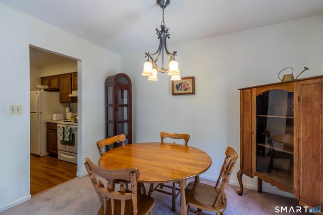 9 Newberry Lane 9, Glastonbury, CT 06033