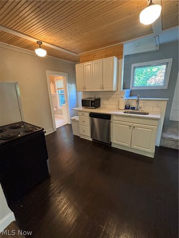 232 Chagrin Boulevard Front, Chagrin Falls, OH 44022