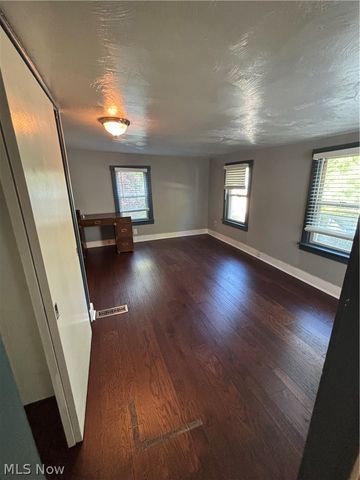 232 Chagrin Boulevard Front, Chagrin Falls, OH 44022