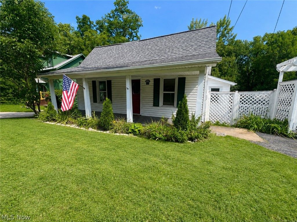 232 Chagrin Boulevard Front, Chagrin Falls, OH 44022