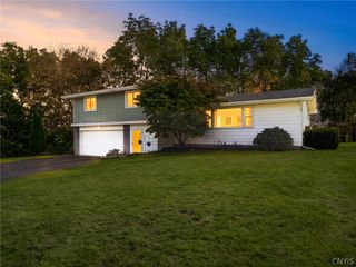 133 Oak Hollow Road, Dewitt, NY 13214