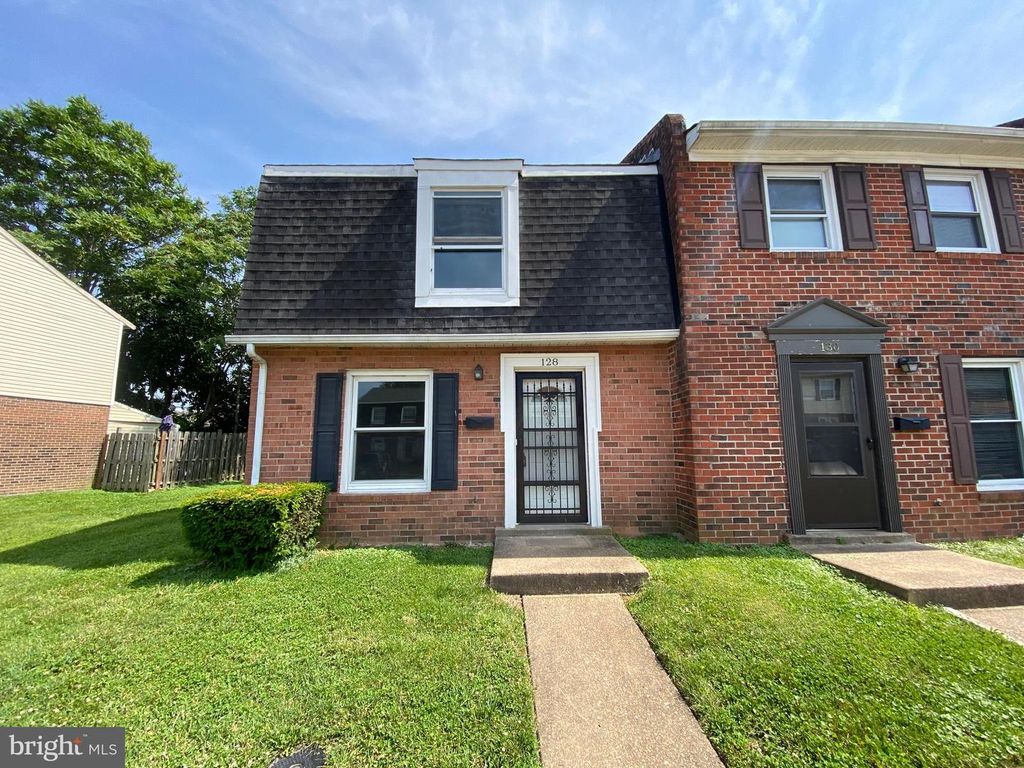 128 HICKOK CIR, Fredericksburg, VA 22401