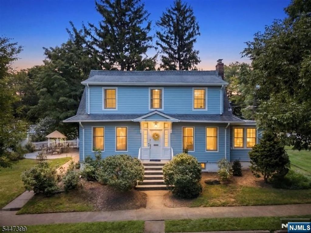 35 Lowell Street, Westwood, NJ 07675