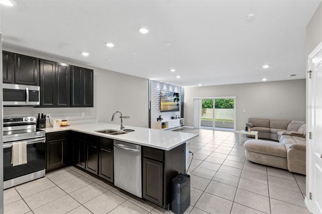 4827 CORAL CASTLE DRIVE, Kissimmee, FL 34746