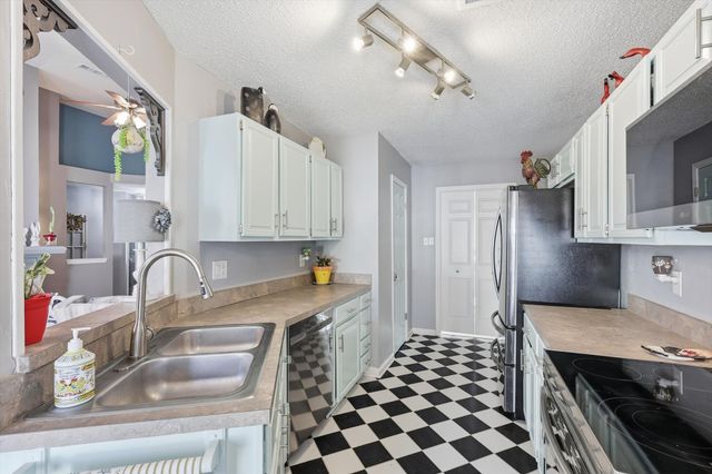 18028 Whispering Gables Lane, Dallas, TX 75287