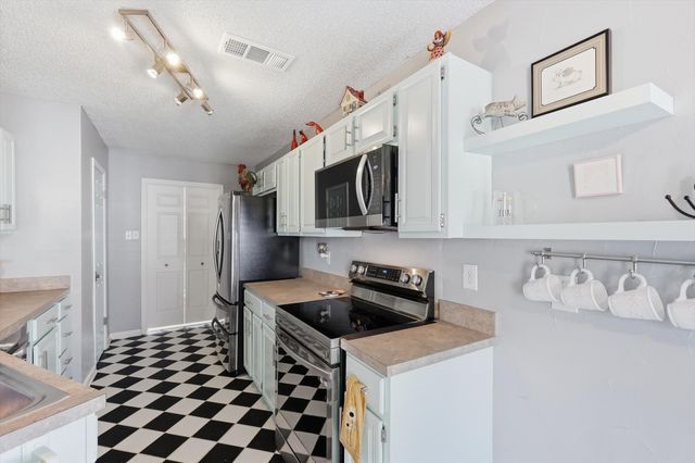 18028 Whispering Gables Lane, Dallas, TX 75287