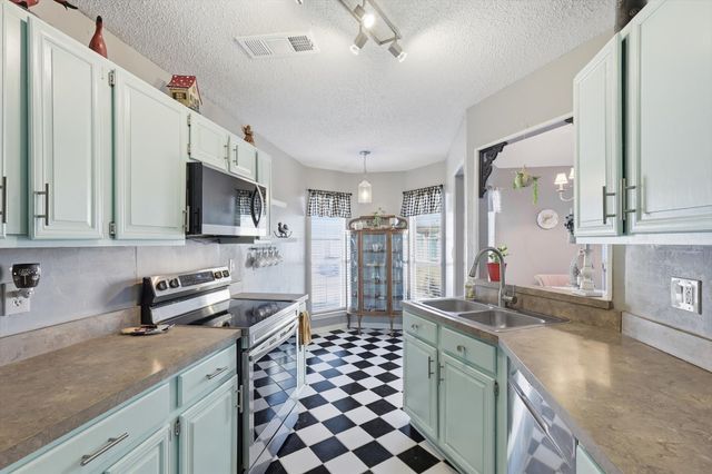 18028 Whispering Gables Lane, Dallas, TX 75287