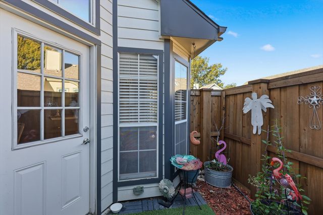 18028 Whispering Gables Lane, Dallas, TX 75287