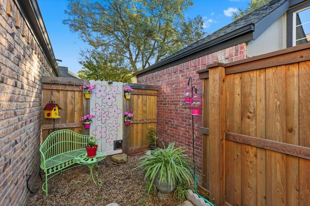 18028 Whispering Gables Lane, Dallas, TX 75287