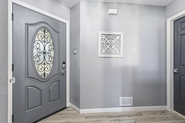 18028 Whispering Gables Lane, Dallas, TX 75287