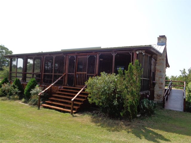 131 Cardinal DR B, Paige, TX 78659
