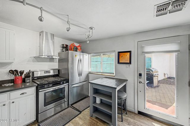 1844 E AVALON Drive, Phoenix, AZ 85016