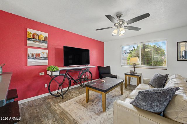 1844 E AVALON Drive, Phoenix, AZ 85016