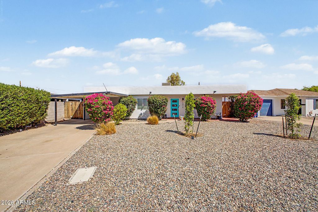 1844 E AVALON Drive, Phoenix, AZ 85016