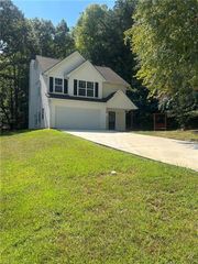 7040 Hassana Lane, Fairburn, GA 30213