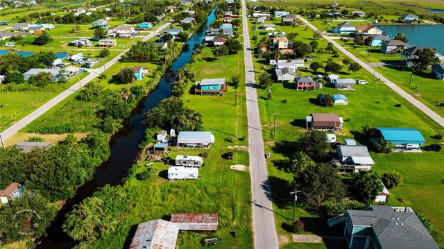1013 Canal E, Port Bolivar, TX 77650
