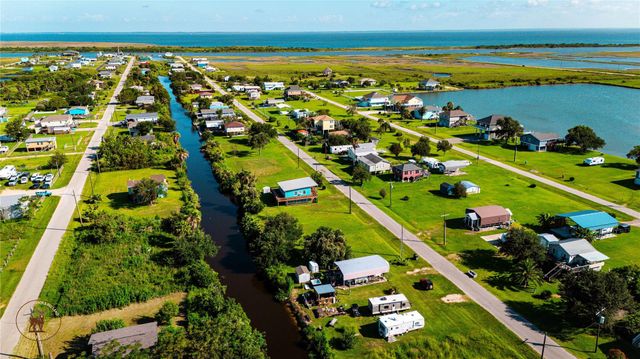 1013 Canal E, Port Bolivar, TX 77650