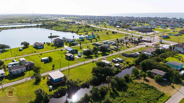 1013 Canal E, Port Bolivar, TX 77650