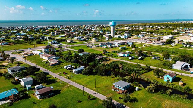 1013 Canal E, Port Bolivar, TX 77650