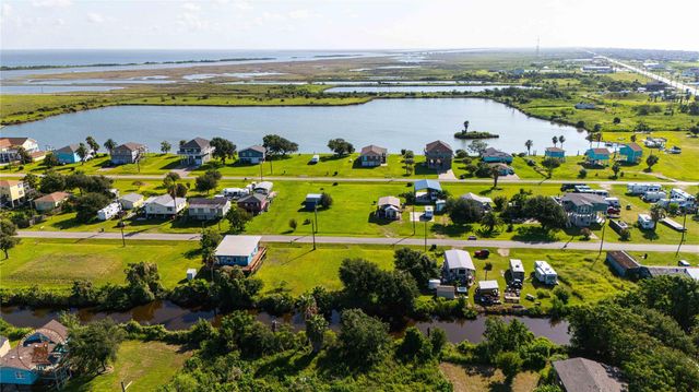 1013 Canal E, Port Bolivar, TX 77650