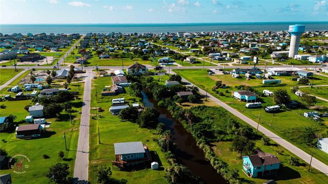 1013 Canal E, Port Bolivar, TX 77650