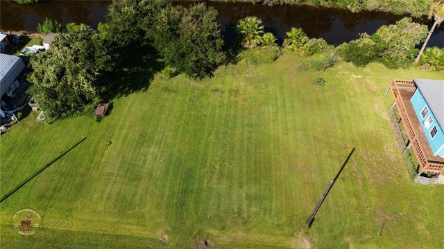 1013 Canal E, Port Bolivar, TX 77650