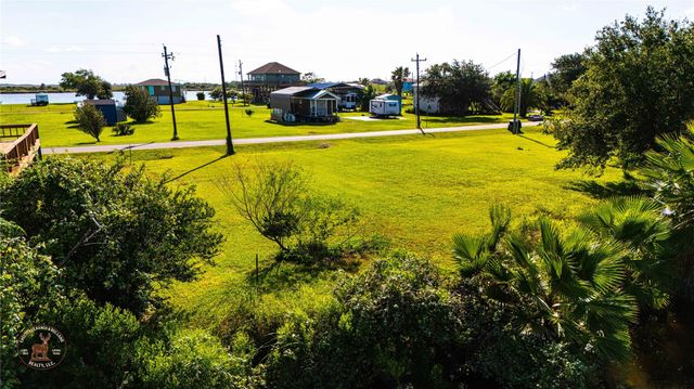 1013 Canal E, Port Bolivar, TX 77650